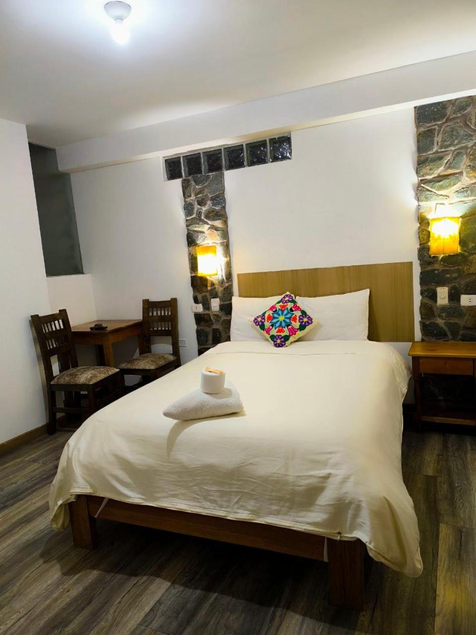 Hostal Balcon De Piedra Urubamba Exterior photo